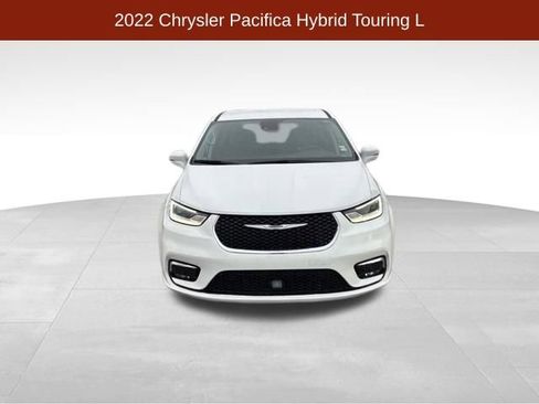 Used 2022 Chrysler Pacifica Touring-L w/ Uconnect Theater Family Group image 2