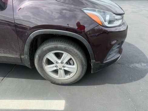 Used 2022 Chevrolet Trax LT w/ Driver Confidence Package image 2