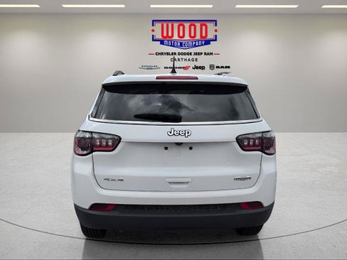 Used 2024 Jeep Compass Latitude AWD/4WD image 4