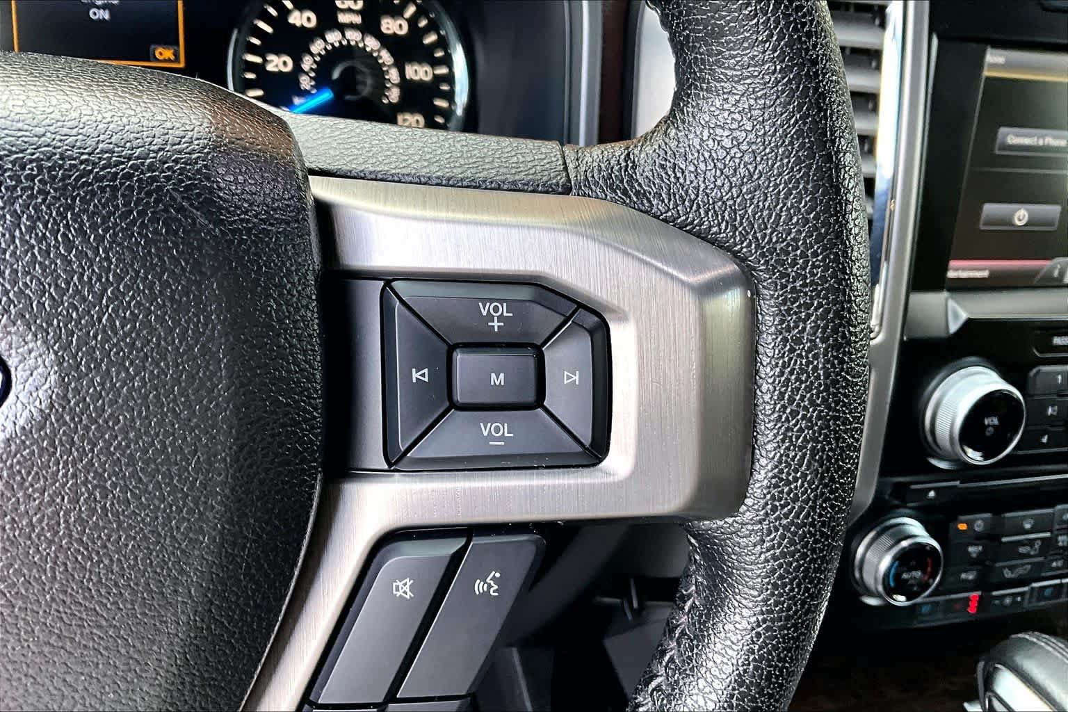 Used 2015 Ford F150 Platinum w/ Equipment Group 701A Luxury AWD/4WD image 23