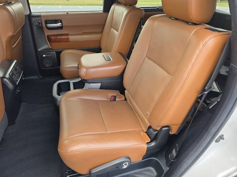 Used 2021 Toyota Sequoia Platinum image 12