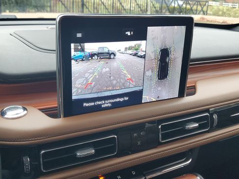 Certified 2024 Lincoln Aviator Reserve w/ Equipment Group 201A image 17