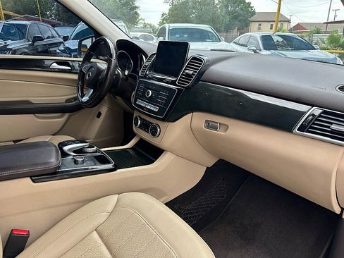 Used 2018 Mercedes-Benz GLE 350 w/ Premium 1 Package image 29