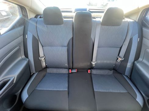 Used 2025 Nissan Versa SV image 33