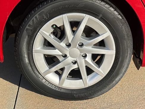 Used 2014 Toyota Prius V Three FWD image 9