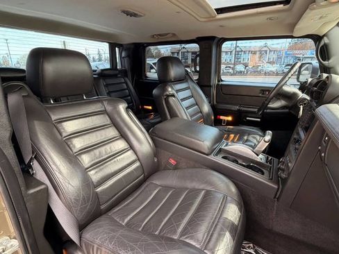 Used 2005 HUMMER H2 SUT w/ Preferred Equipment Group AWD/4WD image 34