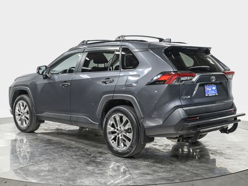 Used 2021 Toyota RAV4 XLE Premium AWD/4WD image 4