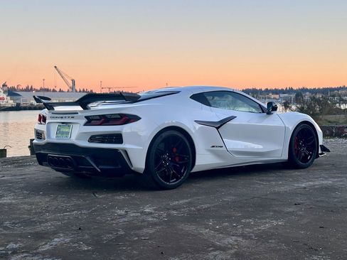 New 2025 Chevrolet Corvette Z06 w/ Z07 Performance Package RWD image 4
