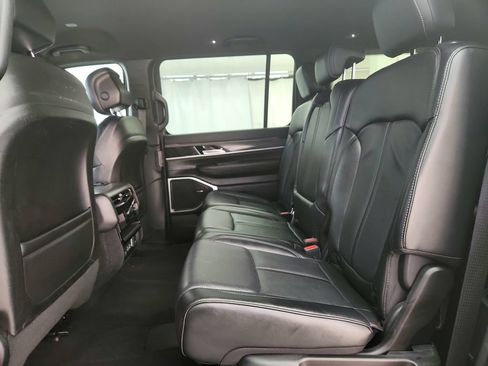 Used 2024 Jeep Wagoneer L Series II w/ Flexible Seating Group AWD/4WD image 26
