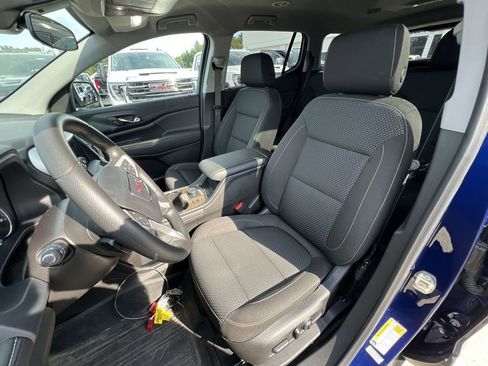 Certified 2023 GMC Acadia SLE w/ Driver Convenience Package image 31