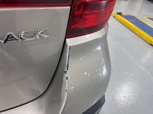 Used 2018 Subaru Outback 2.5i Limited AWD/4WD image 5