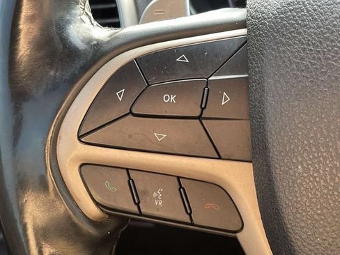 Used 2017 Jeep Grand Cherokee Laredo AWD/4WD image 18