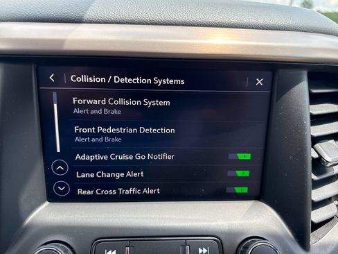 Used 2020 GMC Acadia Denali w/ Technology Package FWD image 15