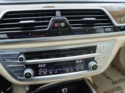 Used 2016 BMW 750i 750i image 34