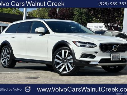Certified 2025 Volvo V90 B6 Cross Country Plus w/ Protection Package Premier