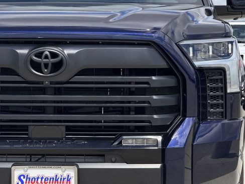 Used 2025 Toyota Tundra Limited AWD/4WD image 8
