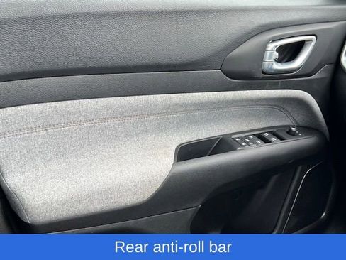 Used 2022 Jeep Compass Latitude image 30