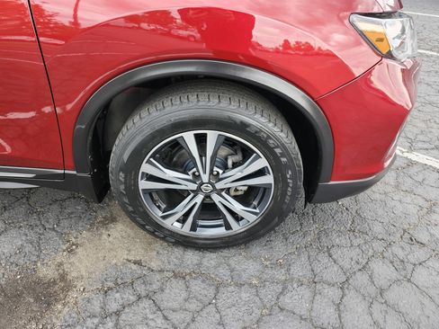 Used 2018 Nissan Rogue SL w/ Premium Package FWD image 13