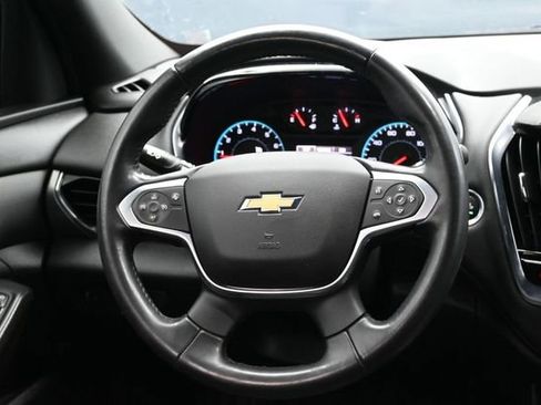 Used 2022 Chevrolet Traverse LT FWD image 11