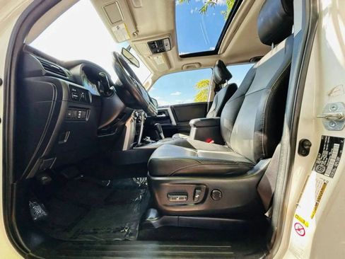 Used 2015 Toyota 4Runner 4WD image 7