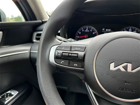 Used 2023 Kia K5 LXS image 23