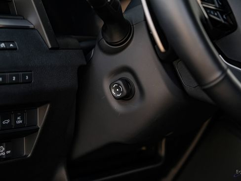 Used 2025 Lexus GX 550 w/ Accessory Package (Z1) image 39