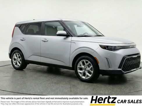 Used 2025 Kia Soul LX w/ LX Technology Package FWD image 1