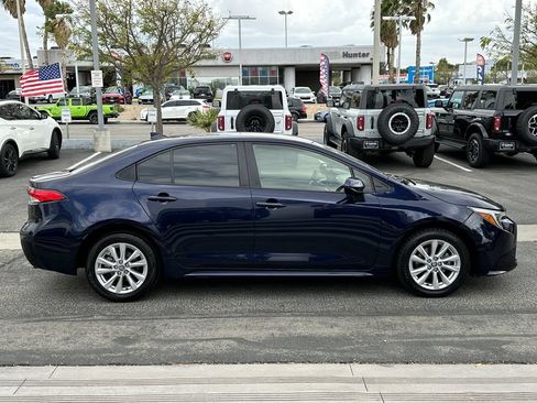 Used 2025 Toyota Corolla LE w/ LE Premium Package FWD image 9