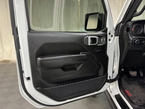 Used 2024 Jeep Wrangler Unlimited Rubicon w/ Convenience Group image 24