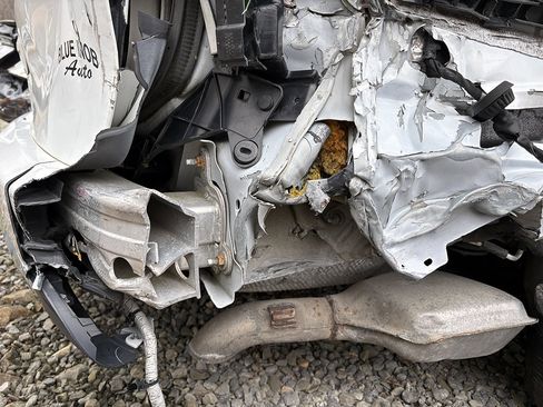 Used 2017 Chrysler Pacifica Touring-L FWD image 4