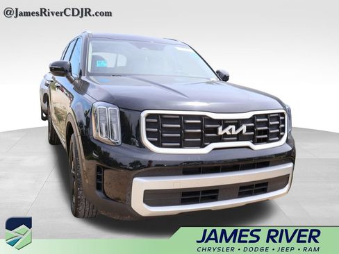 Used 2025 Kia Telluride S FWD image 7