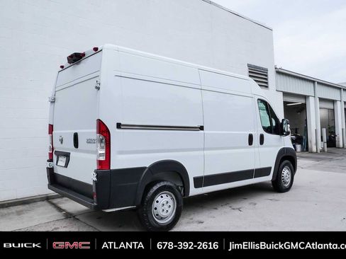 Used 2024 RAM ProMaster 2500 w/ Convenience Group FWD image 3