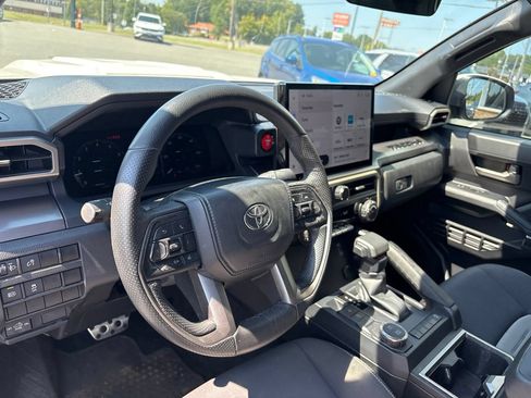 Used 2024 Toyota Tacoma TRD Sport RWD image 4