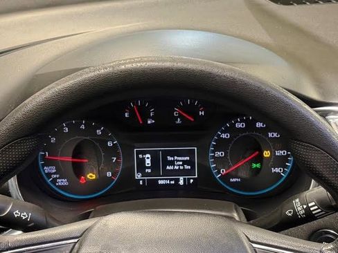 Used 2021 Chevrolet Malibu LT FWD image 13