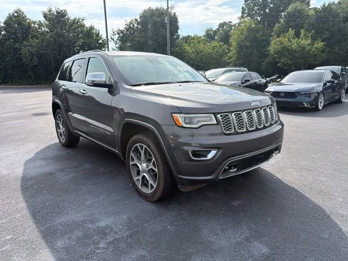 Used 2019 Jeep Grand Cherokee Overland AWD/4WD image 3