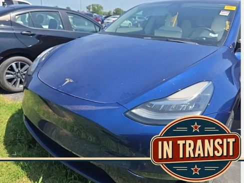 Used 2021 Tesla Model Y Long Range AWD/4WD image 1