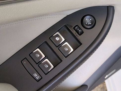 Used 2018 Cadillac CTS Luxury RWD image 26