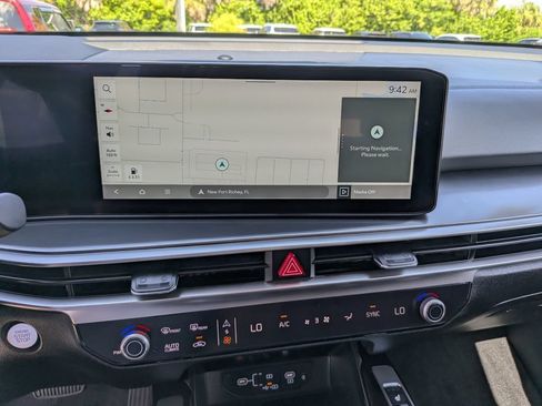 Certified 2025 Kia Sorento S FWD image 22