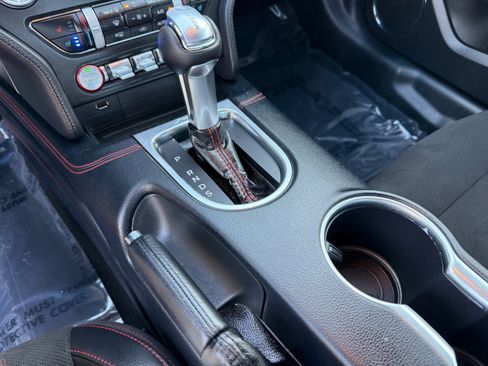 Used 2019 Ford Mustang GT Premium w/ Equipment Group 401A RWD image 39