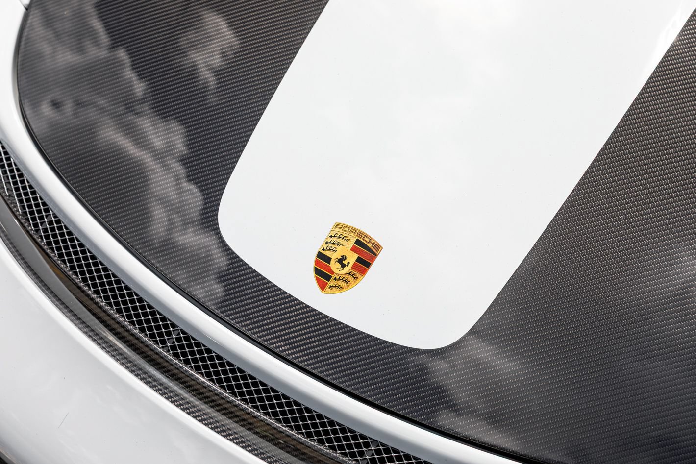 Used 2018 Porsche 911 GT2 RS w/ Weissach Package RWD image 2