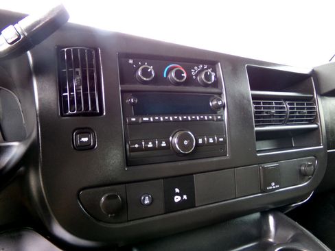 Used 2016 GMC Savana 2500 Extended image 17