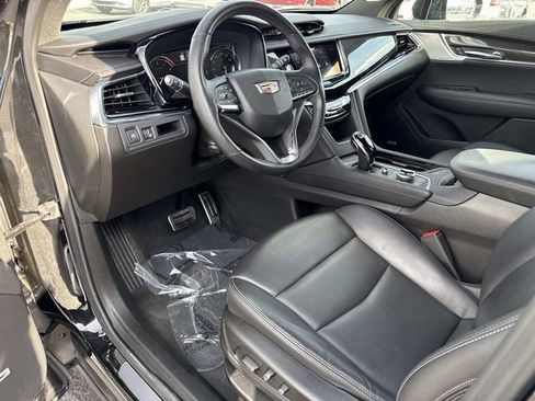 Used 2023 Cadillac XT6 Sport image 11