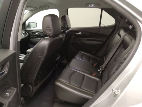 Used 2021 Chevrolet Equinox LT FWD image 18