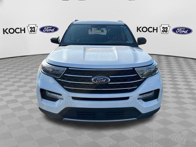 Used 2021 Ford Explorer XLT w/ Equipment Group 202A AWD/4WD image 2