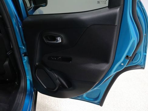 Used 2021 Jeep Renegade Latitude image 22