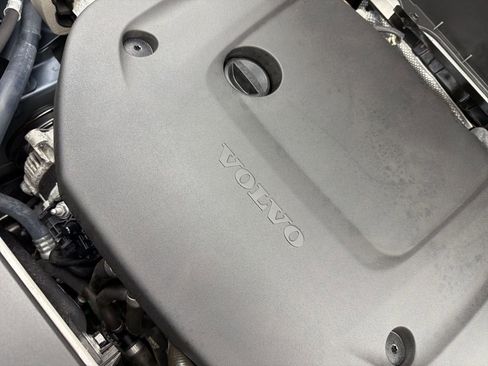 Used 2023 Volvo XC90 B6 Plus image 32