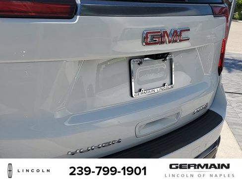 Used 2025 GMC Yukon XL AT4 w/ AT4 Premium Package AWD/4WD image 16