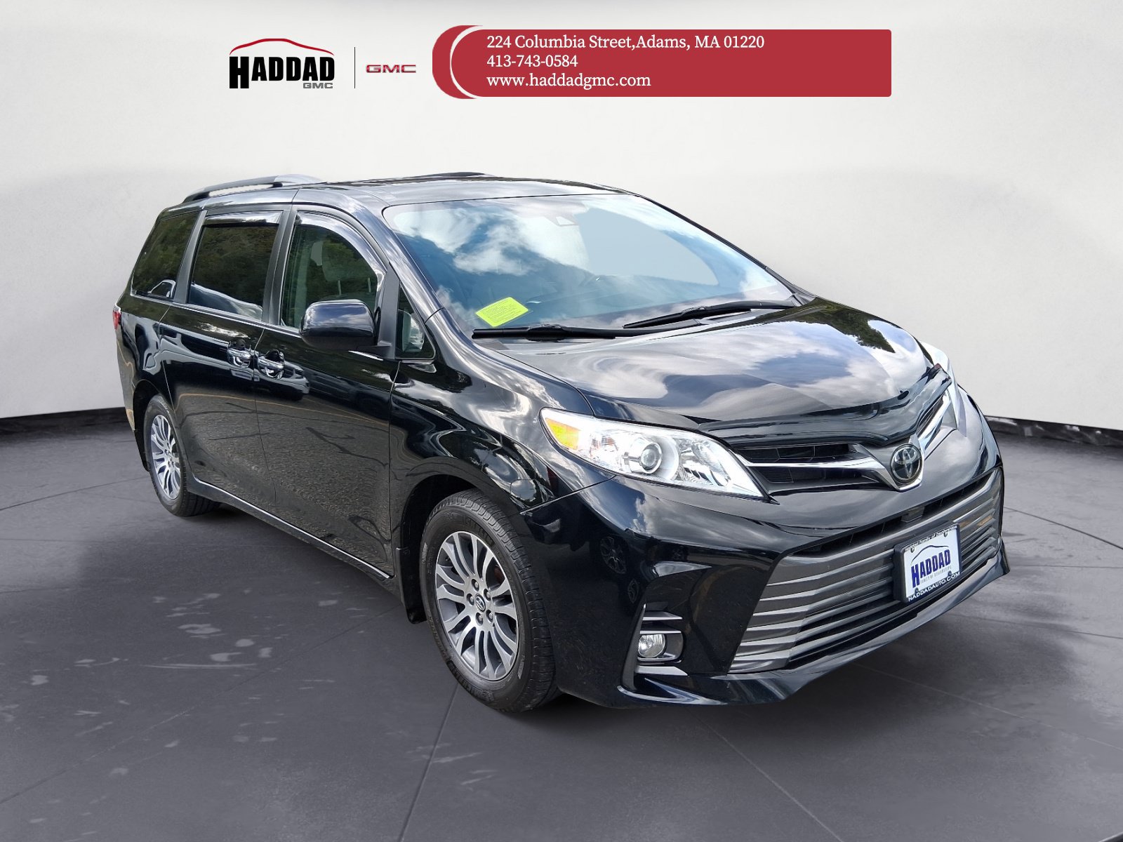Used 2020 Toyota Sienna XLE w/ XLE Navigation Package FWD image 7