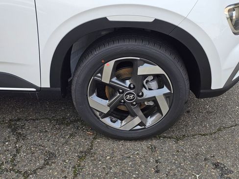 Used 2026 Hyundai Venue SEL image 9