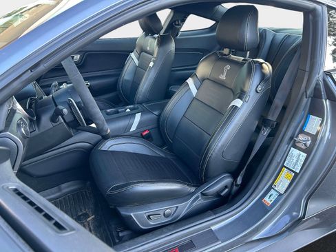 Used 2021 Ford Mustang Shelby GT500 w/ Technology Package RWD image 13